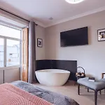 Downtown 4*