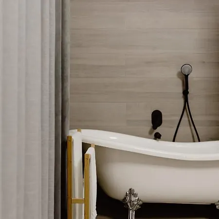 Downtown Pensión 4*